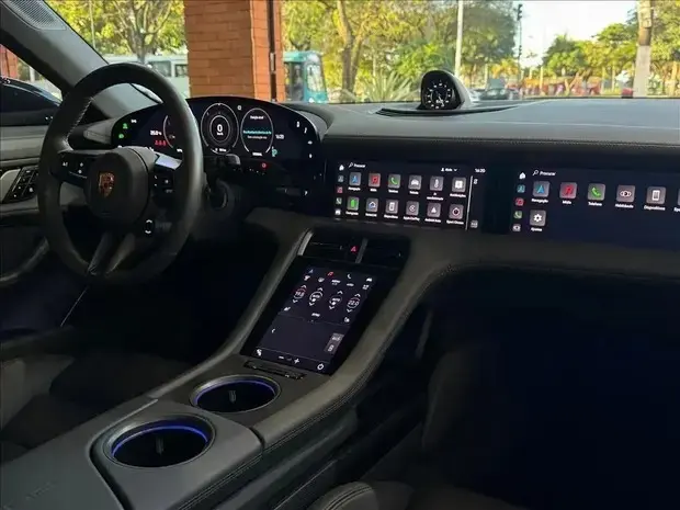 Porsche TAYCAN TURBO S ELÉTRICO