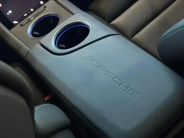 Porsche TAYCAN TURBO S ELÉTRICO