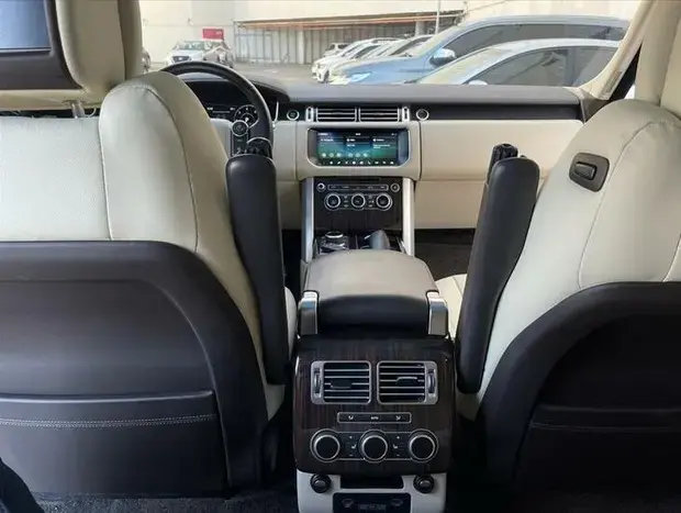 Land Rover RANGE ROVER VOGUE 4.4 SDV8 SE BLACK 4X4 TURBO DIESEL 4P AUTOMÁTICO