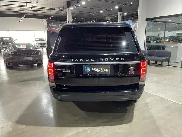 Land Rover RANGE ROVER VOGUE 4.4 SDV8 SE BLACK 4X4 TURBO DIESEL 4P AUTOMÁTICO
