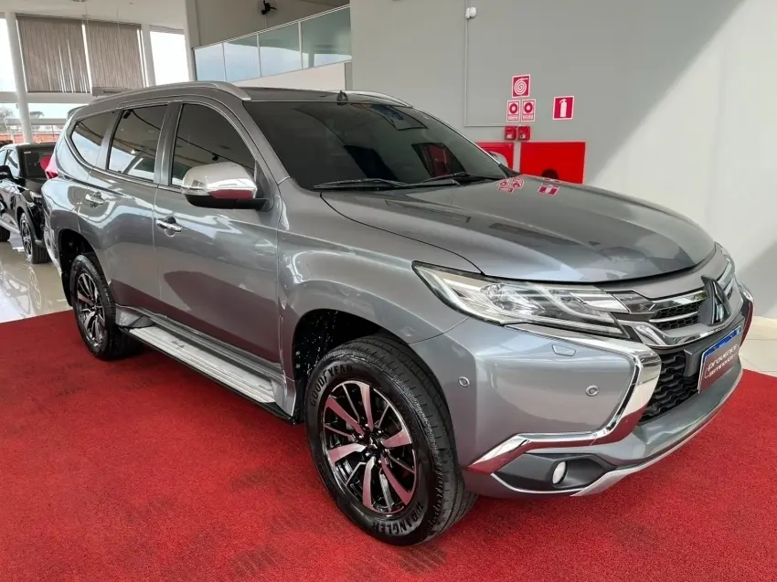 galeria PAJERO SPORT