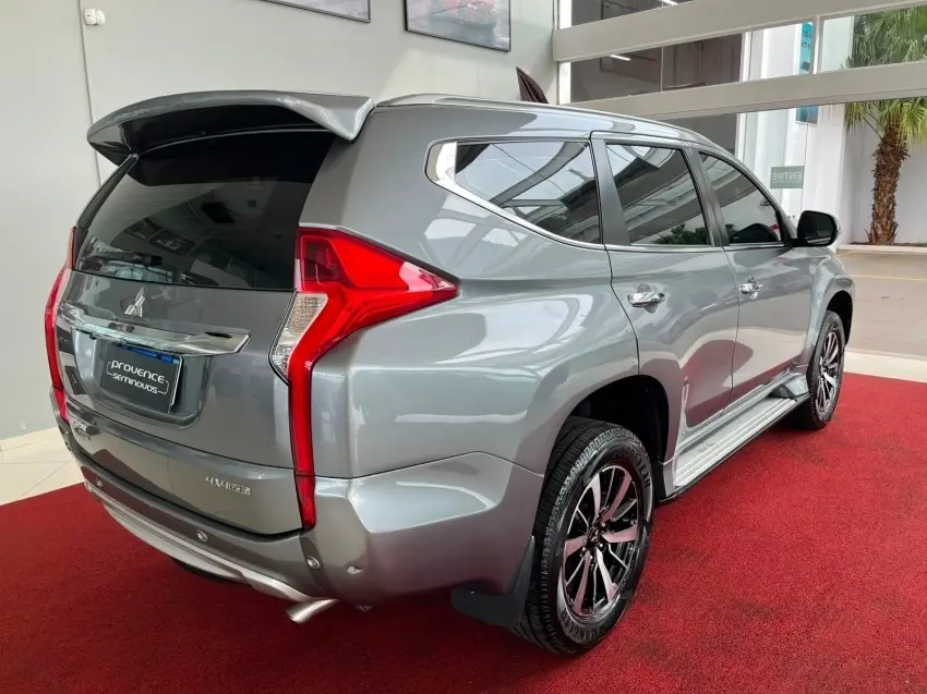 galeria PAJERO SPORT