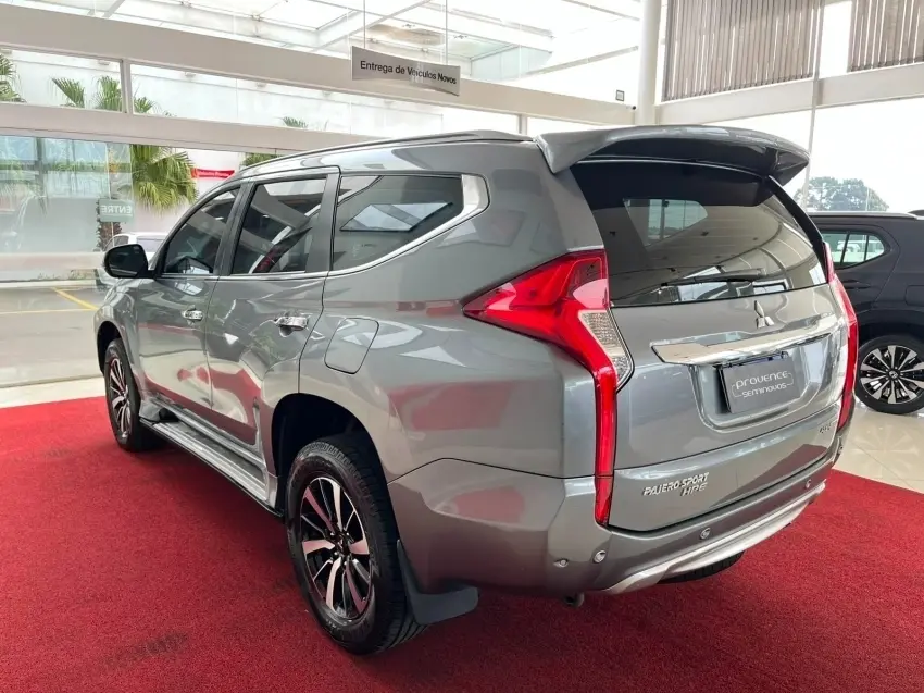 galeria PAJERO SPORT