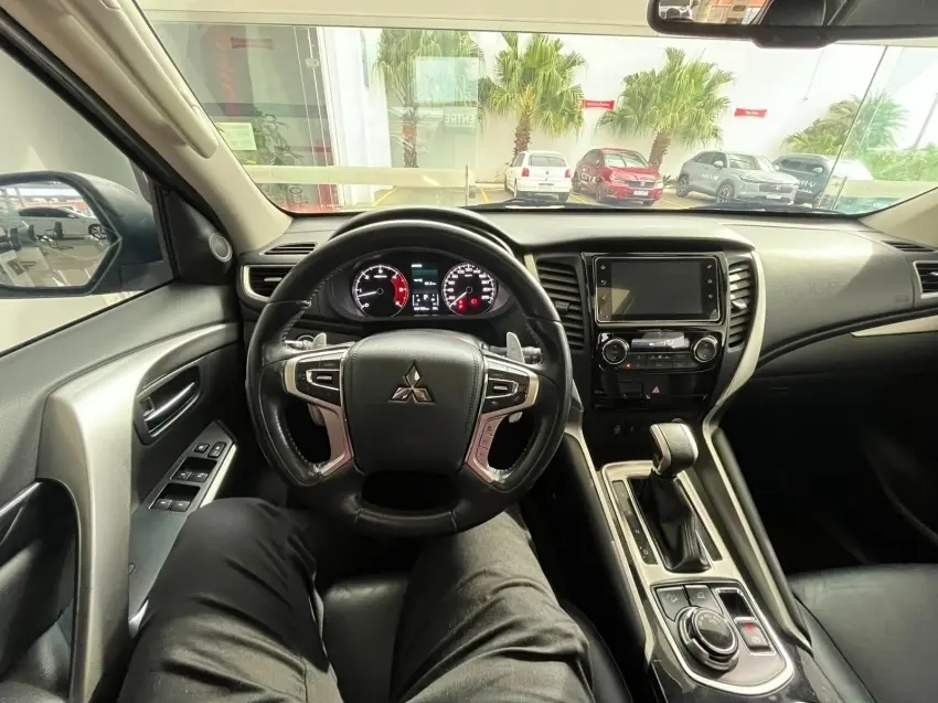 galeria PAJERO SPORT