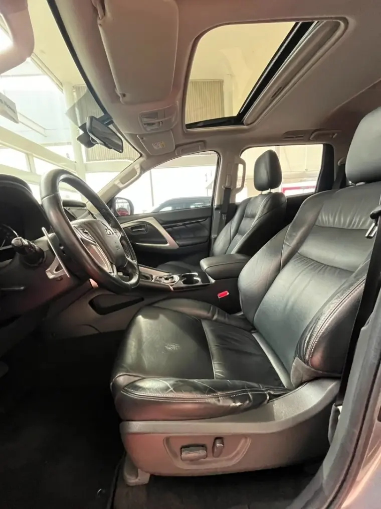 galeria PAJERO SPORT