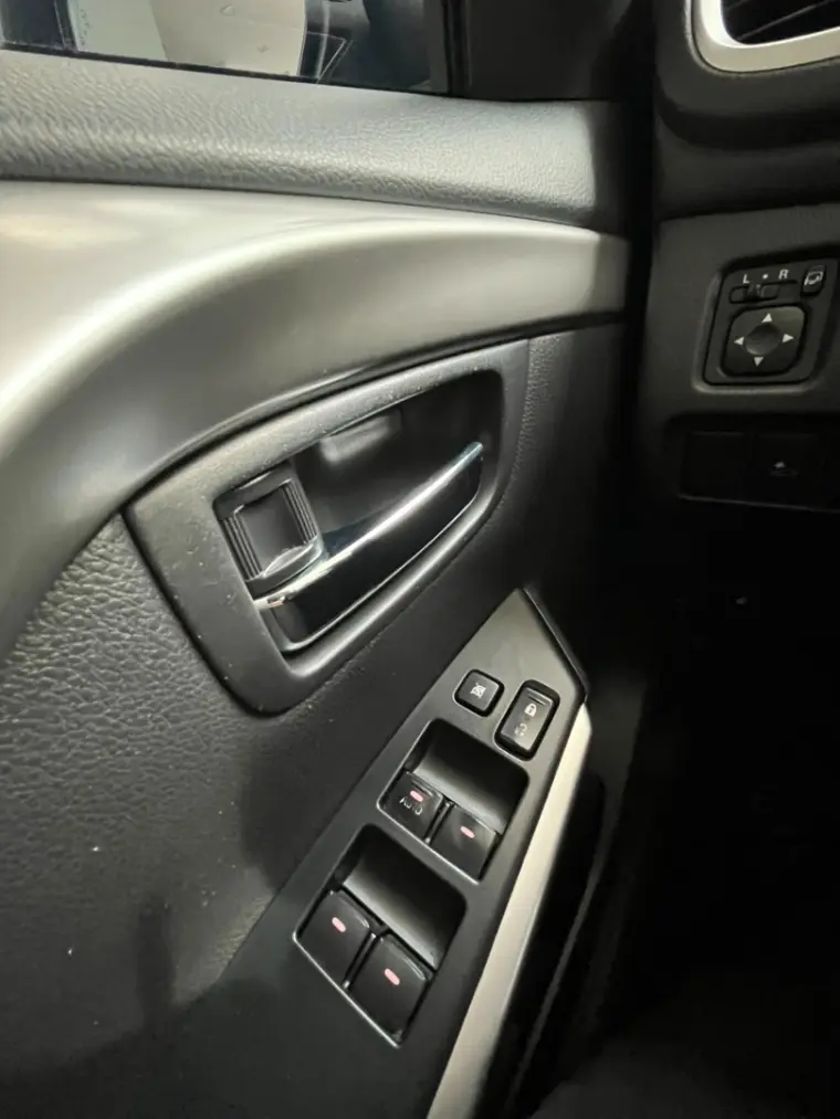 galeria PAJERO SPORT