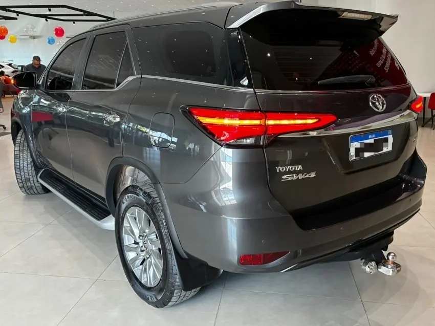 galeria HILUX SW4
