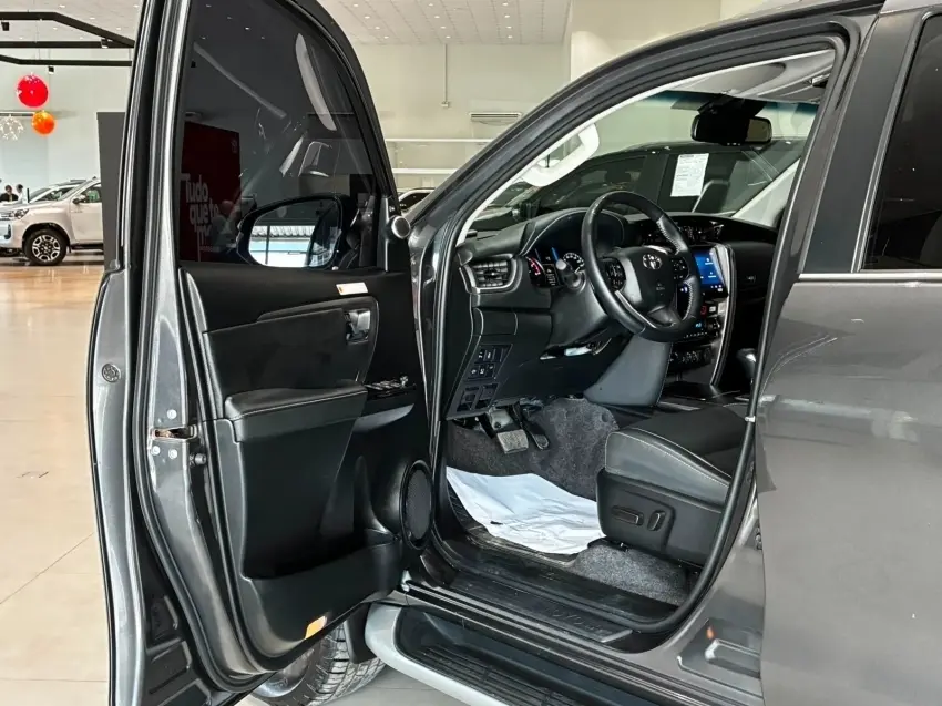 galeria HILUX SW4