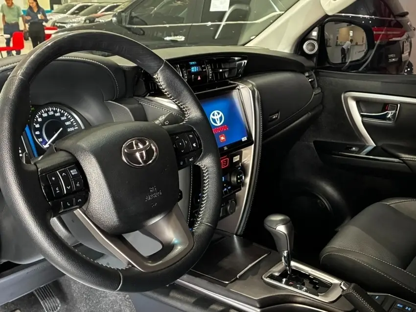 galeria HILUX SW4