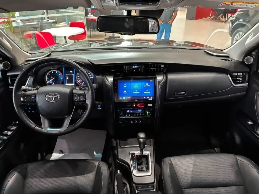 galeria HILUX SW4