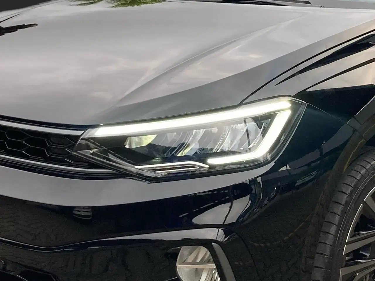 galeria VIRTUS Exclusive 250TSI 1.4 Flex 16V Aut