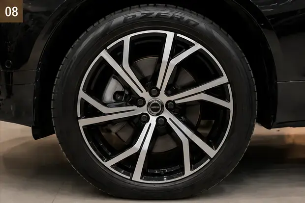 Volvo XC60 2.0 T8 RECHARGE ULTIMATE DARK AWD GEARTRONIC