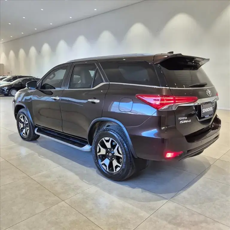 galeria HILUX SW4