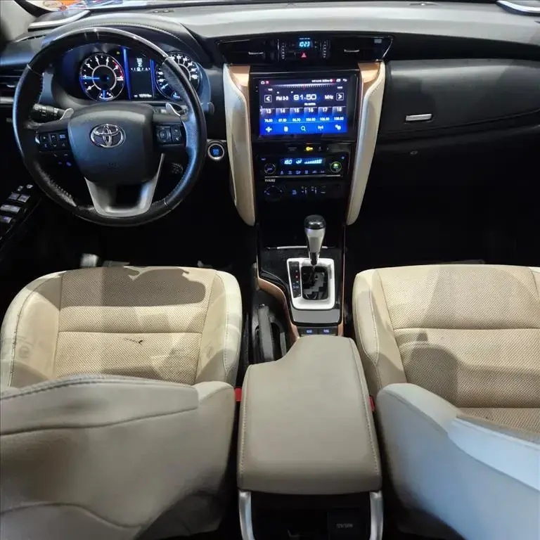 galeria HILUX SW4