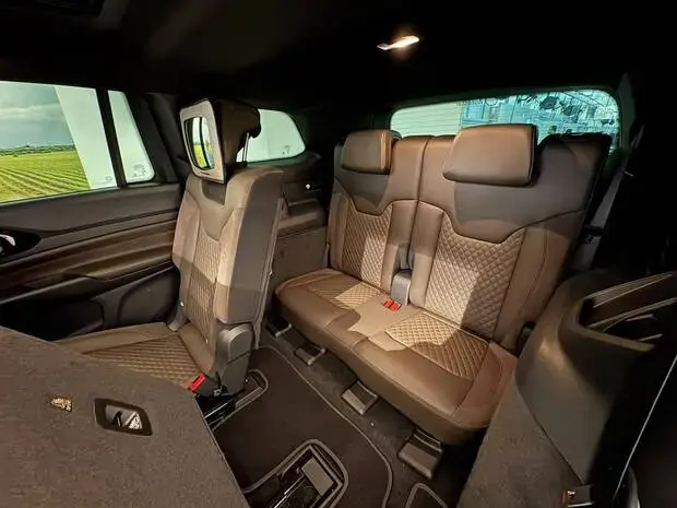 Jeep Commander Overland 2.0 Hurricane