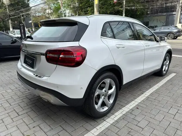 Mercedes Benz GLA 200 GLA 200 1.6 Style