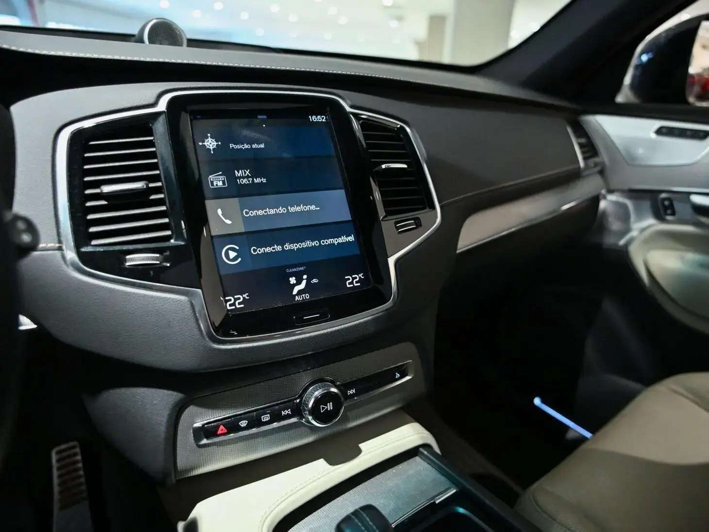 galeria XC90 R-Design