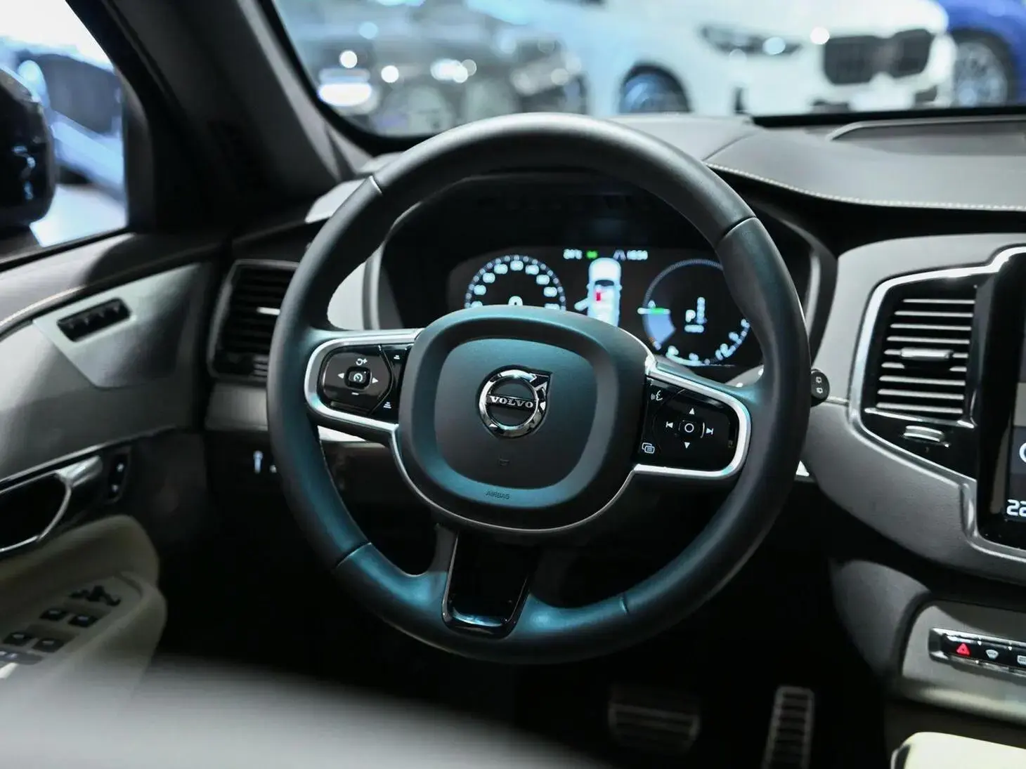galeria XC90 R-Design