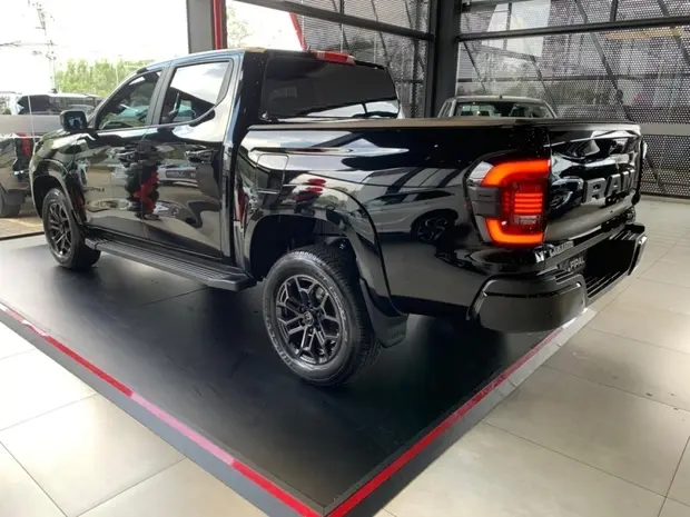 Ram DAKOTA 2.2 TURBO DIESEL LARAMIE NIGHT EDITION 4X4 AUTOMÁTICO