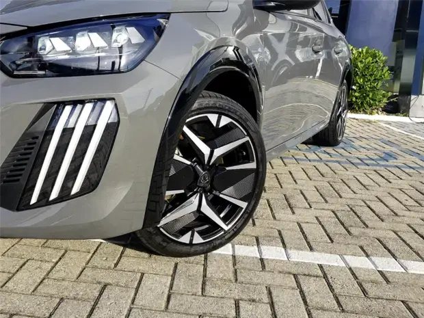 Peugeot 208 1.0 TURBO 200 HYBRID GT CVT
