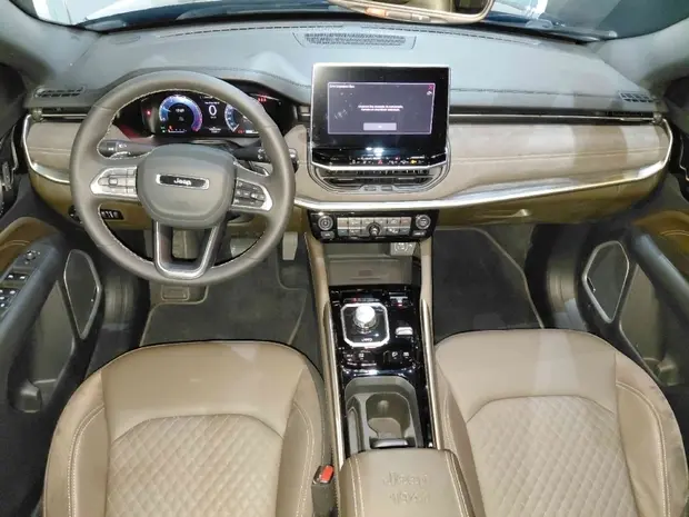Jeep COMMANDER 2.2 TURBO DIESEL OVERLAND AT9