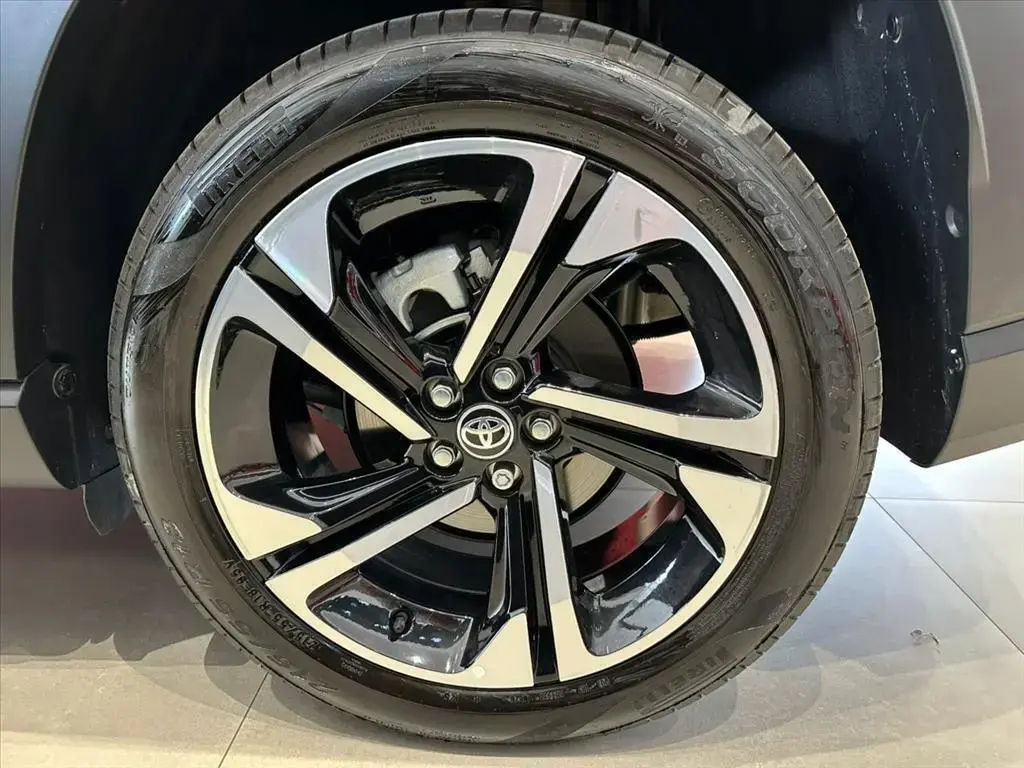 galeria YARIS CROSS