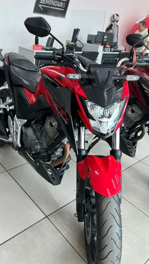galeria CB 300F TWISTER CBS