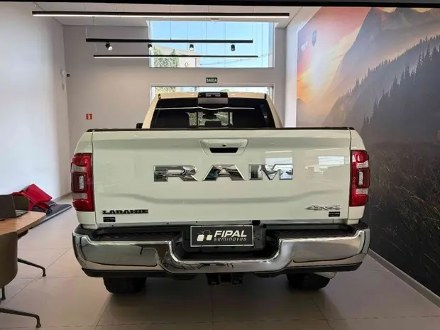 Ram 2500 6.7 I6 TURBO DIESEL LARAMIE CD 4X4 AUTOMÁTICO