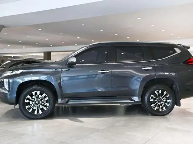 Mitsubishi Pajero Sport HPE-S 2.4