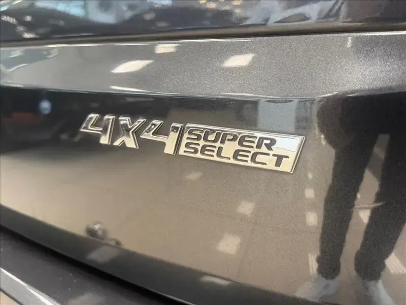 galeria PAJERO SPORT