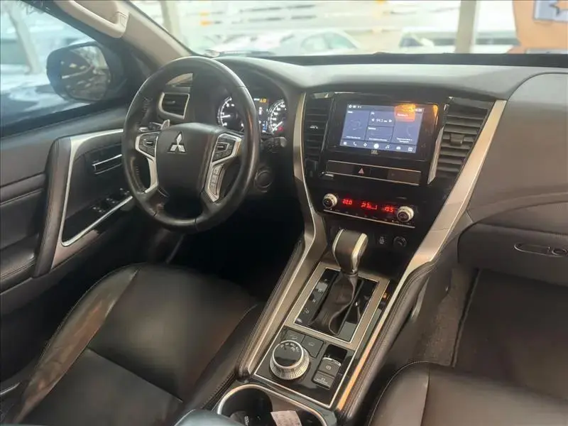 galeria PAJERO SPORT