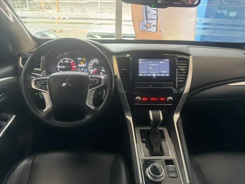 galeria PAJERO SPORT