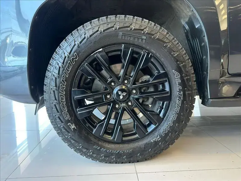 galeria PAJERO SPORT