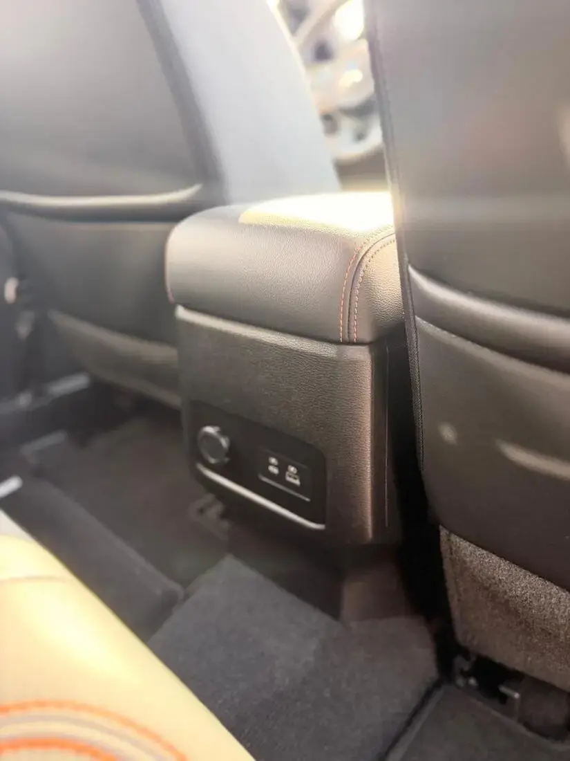galeria MITSUBISHI TRITON KATANA D 4X4 AT