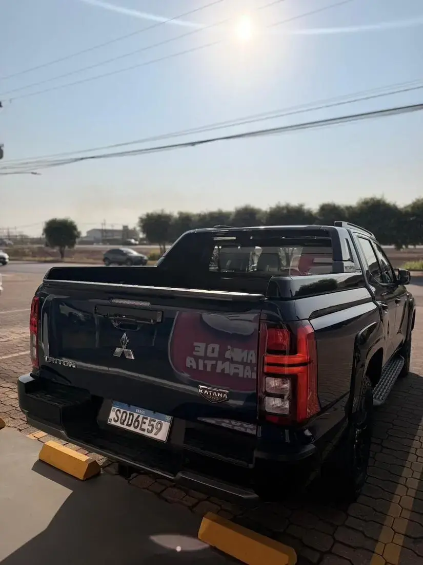 galeria MITSUBISHI TRITON KATANA D 4X4 AT