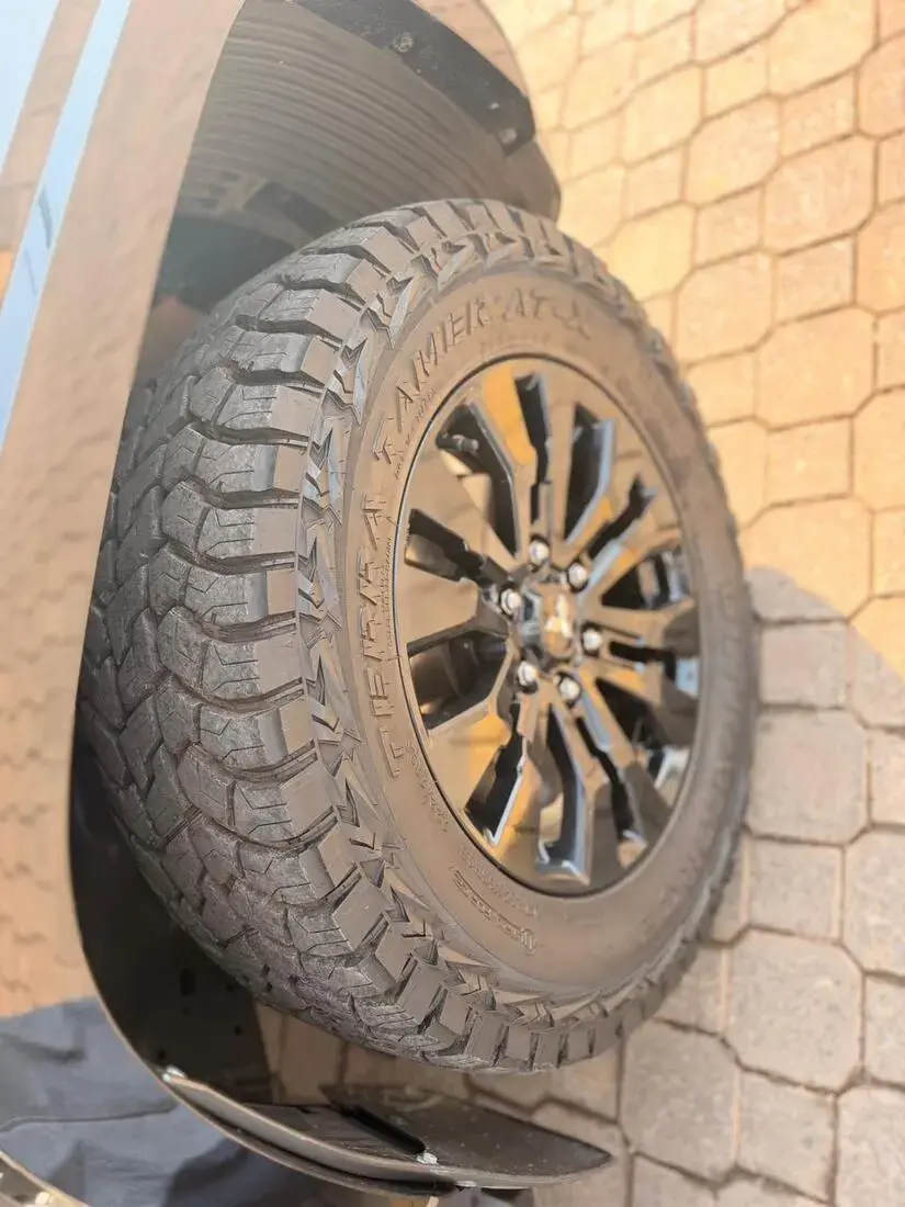galeria MITSUBISHI TRITON KATANA D 4X4 AT