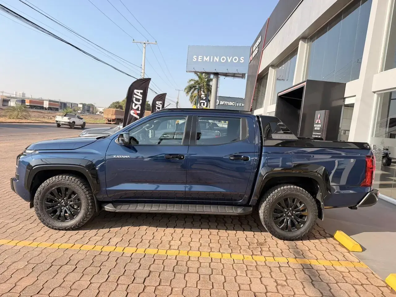 galeria MITSUBISHI TRITON KATANA D 4X4 AT