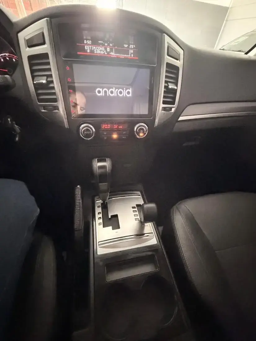galeria MITSUBISHI PAJERO HPE 3.2 DIESEL
