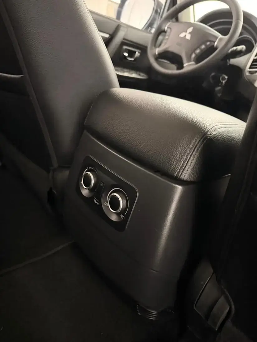 galeria MITSUBISHI PAJERO HPE 3.2 DIESEL