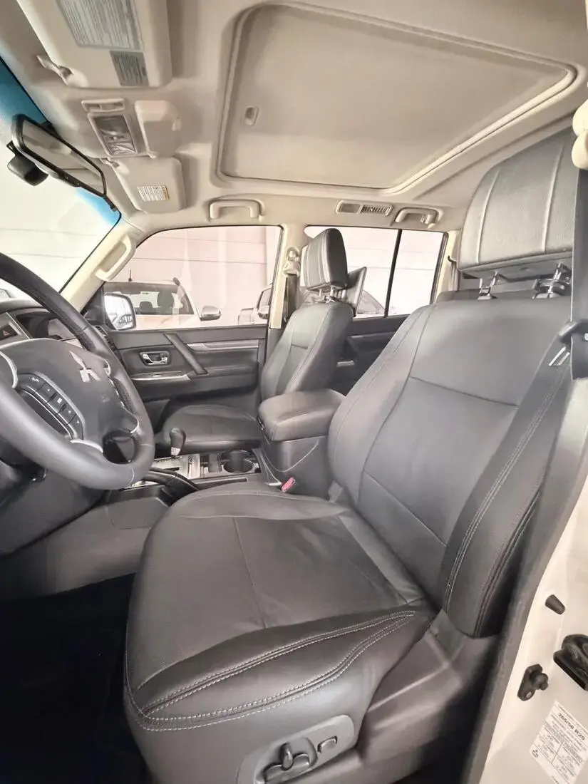 galeria MITSUBISHI PAJERO HPE 3.2 DIESEL
