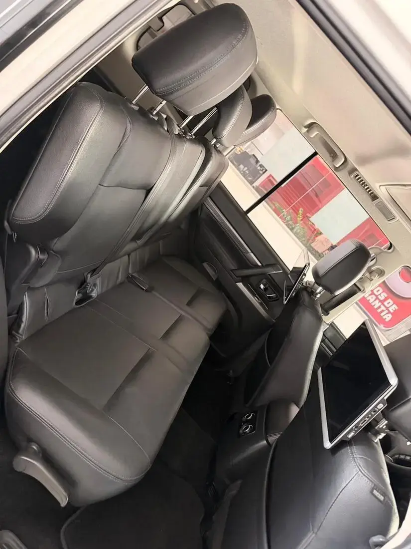 galeria MITSUBISHI PAJERO HPE 3.2 DIESEL