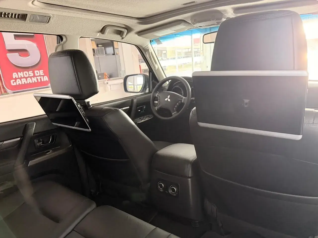 galeria MITSUBISHI PAJERO HPE 3.2 DIESEL