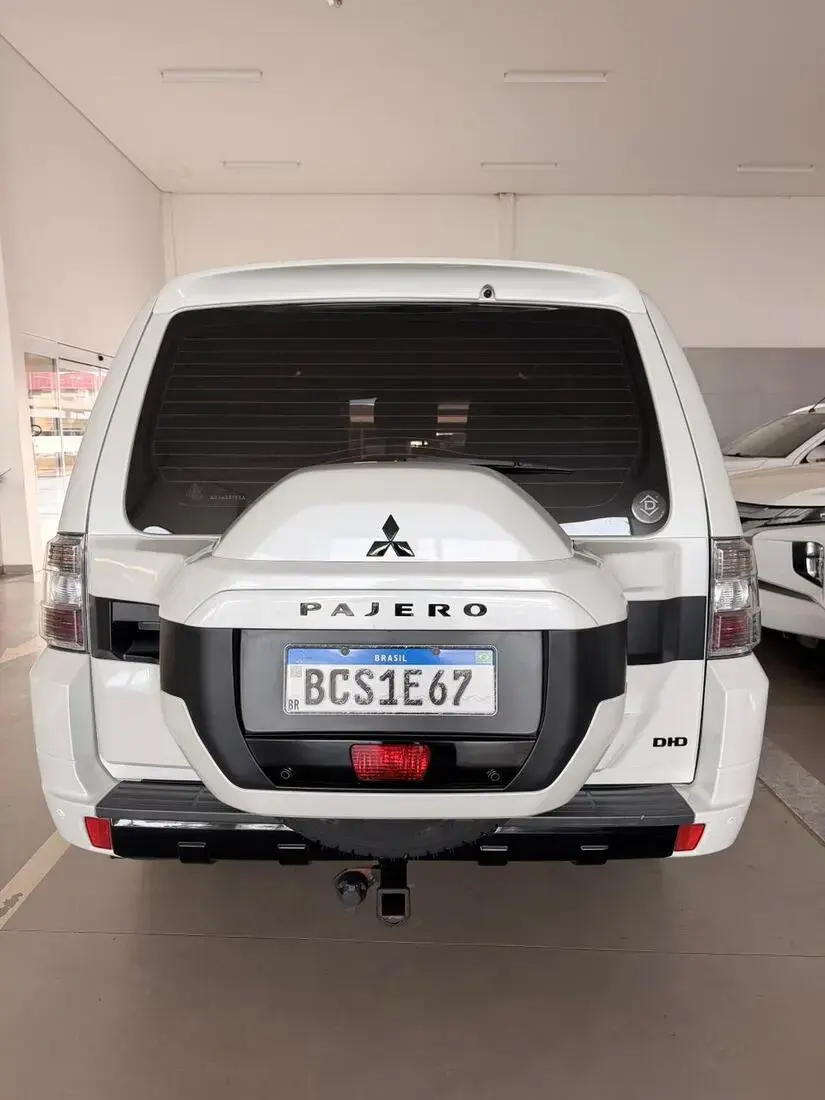 galeria MITSUBISHI PAJERO HPE 3.2 DIESEL