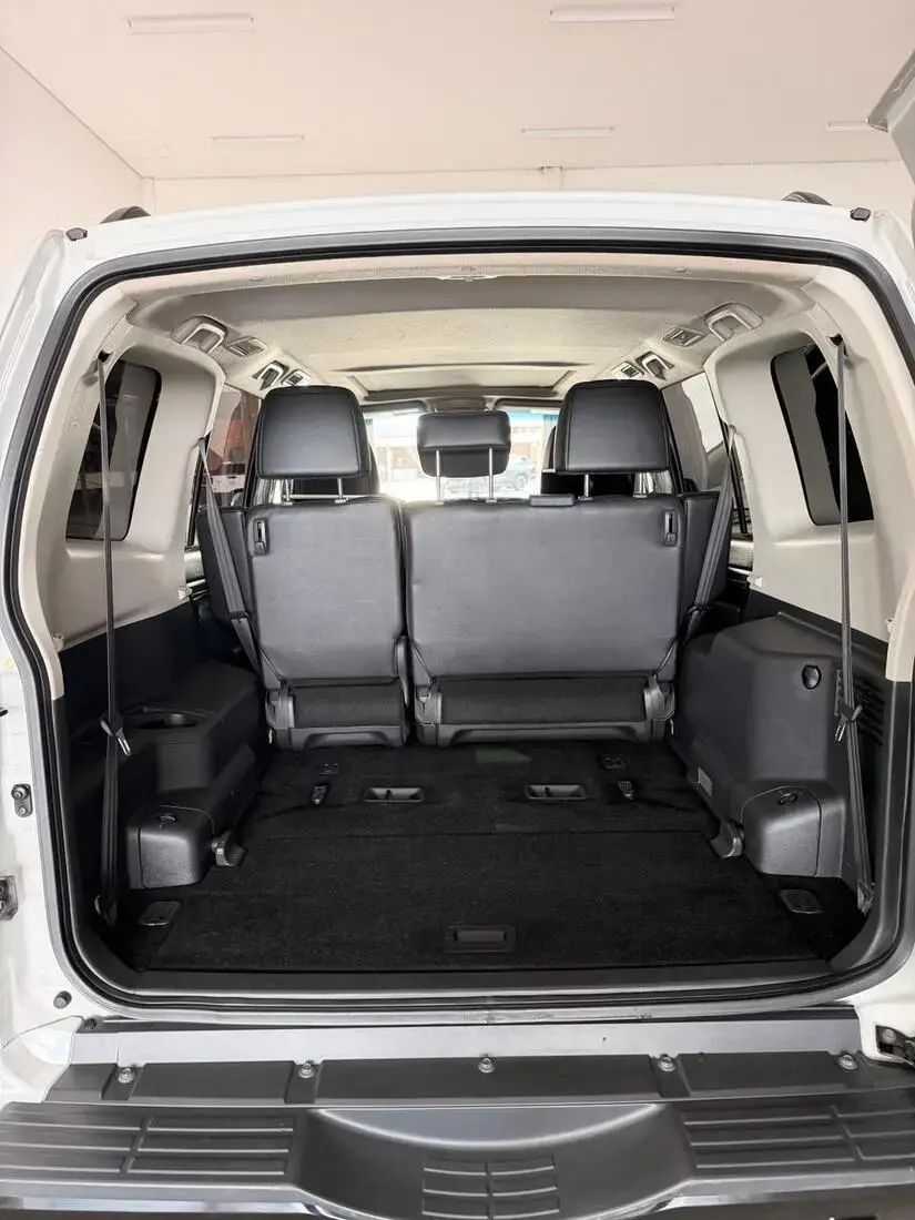 galeria MITSUBISHI PAJERO HPE 3.2 DIESEL