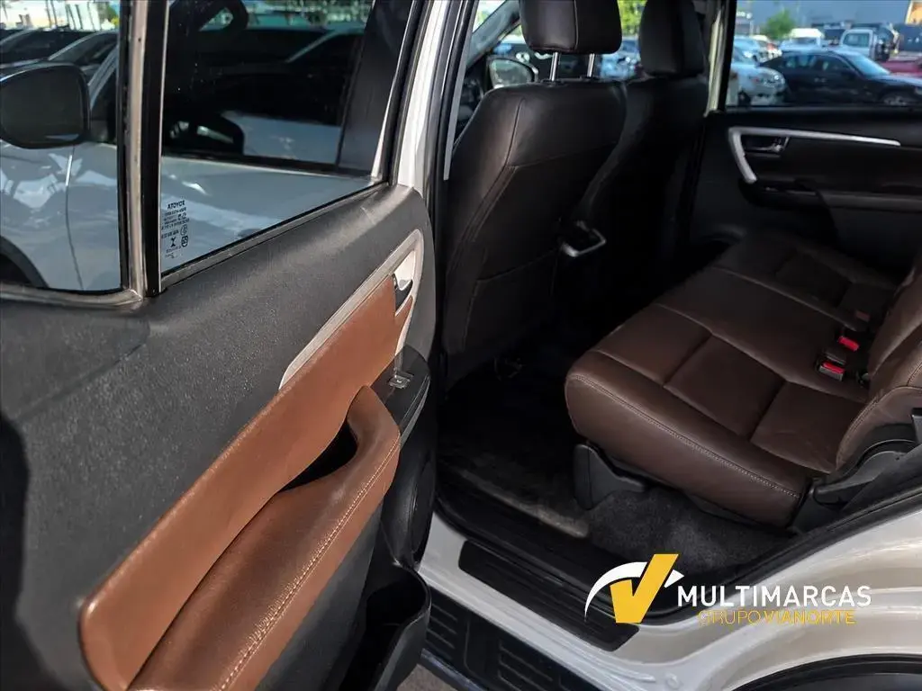 galeria HILUX