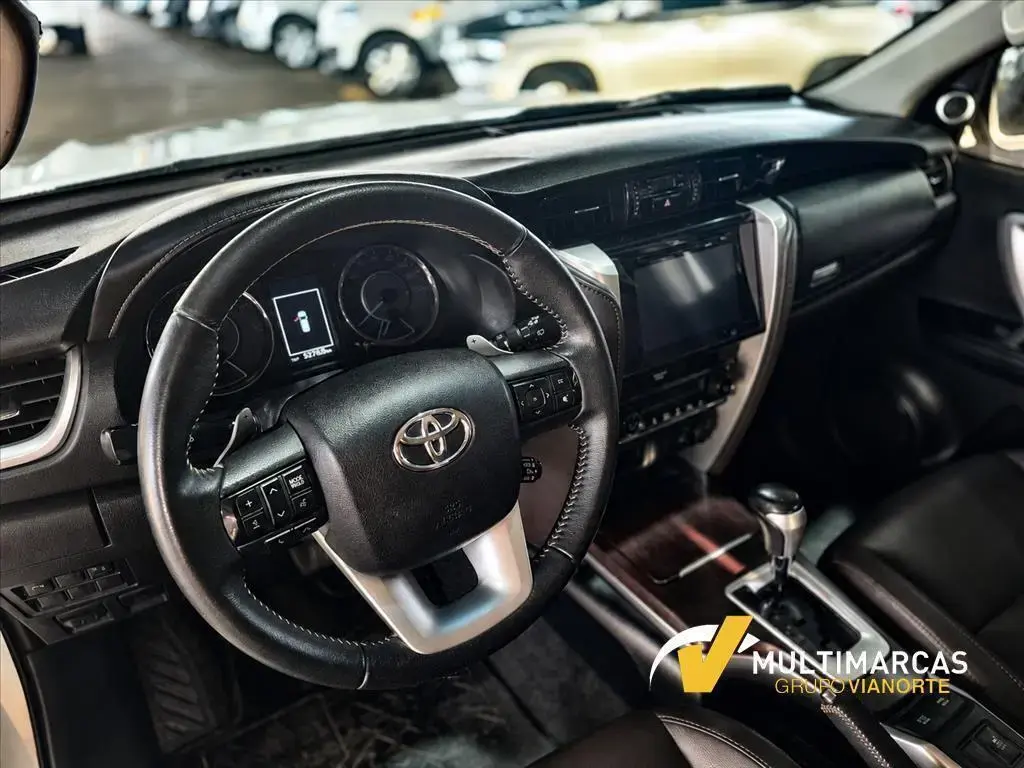 galeria HILUX