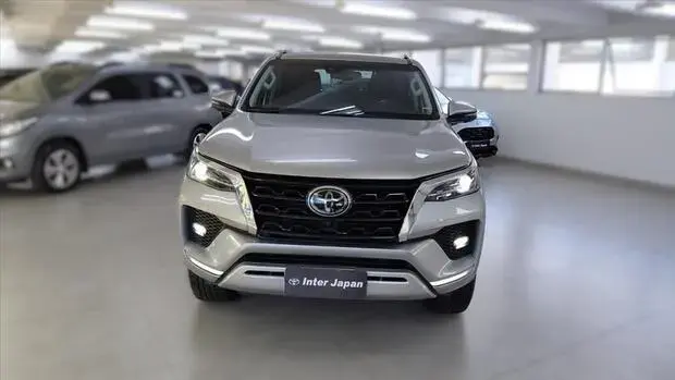 Toyota HILUX SW4 2.8 D-4D TURBO DIESEL SRX 7L 4X4 AUTOMÁTICO
