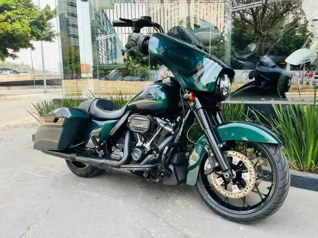 Harley Davidson Street Glide SPECIAL FLHXS