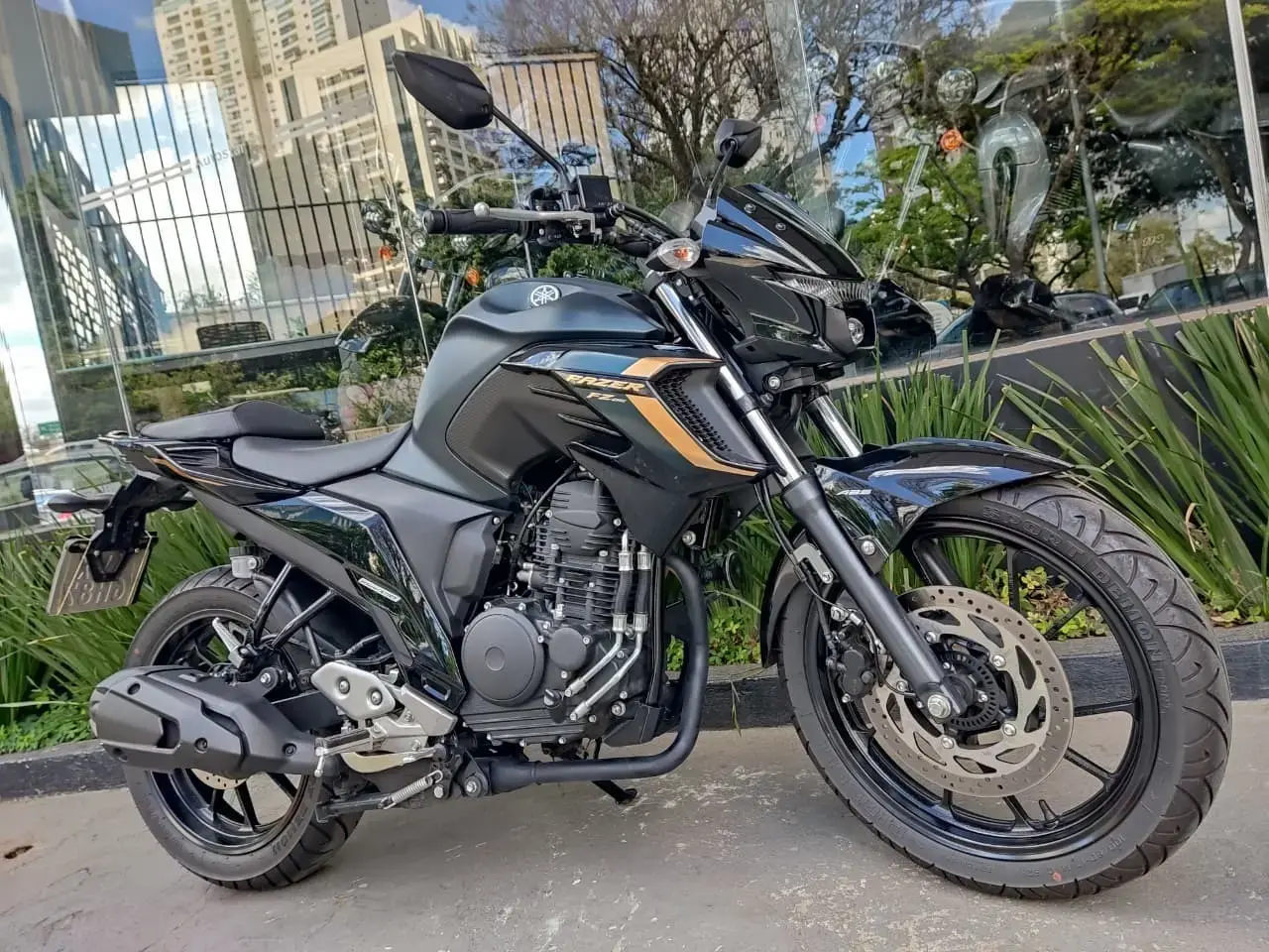 galeria Fazer FZ25
