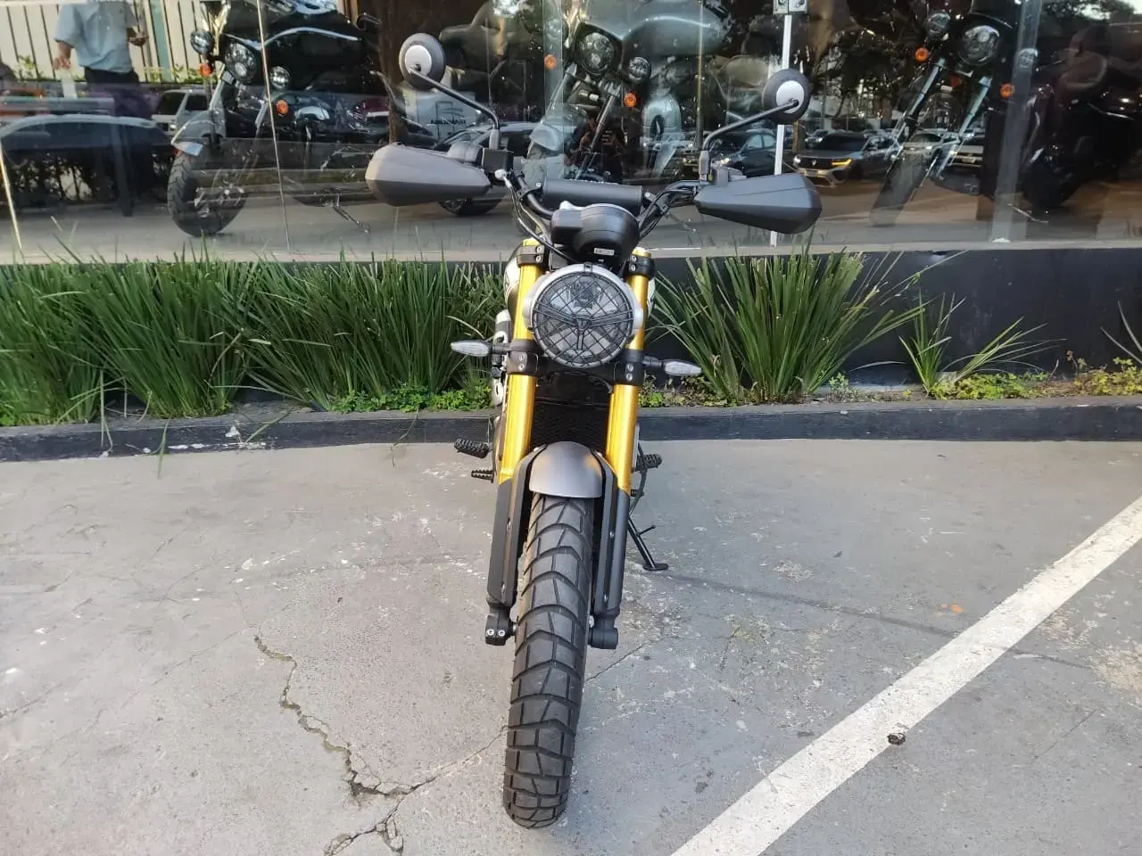 galeria Scrambler 400 X